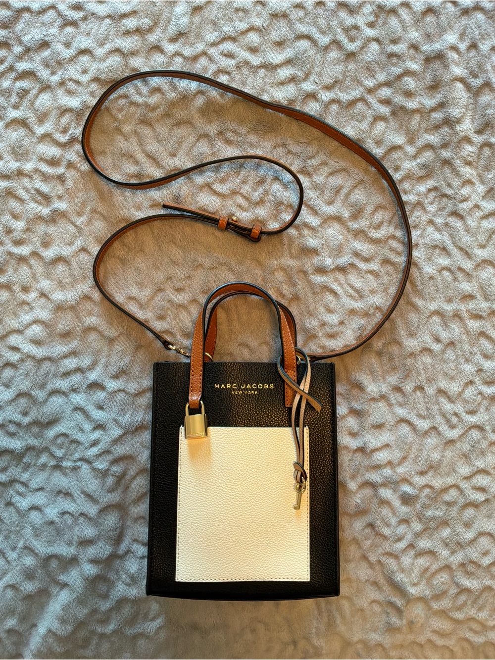 Marc Jacobs Calfskin Micro Grind Tote Bag- Smoked Almond Multicolour - Picture 2 of 5